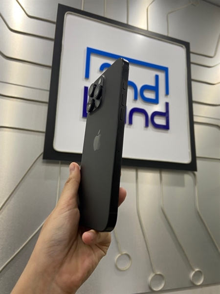 Điện thoại iPhone 16 Promax - ZA/A - 512GB - IOS 18.3 - Pin 100% - Chu kì sạc 13 lần - Màu titan đen - Ngoại hình: 98.5% - Body 1