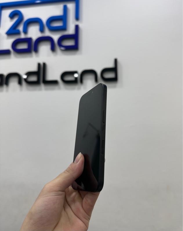 Điện thoại iPhone 16 - VN/A - 128GB - IOS 18.6 - Pin 100% (chu kỳ sạc 160) - Màu đen - Ngoại hình 98% - Body