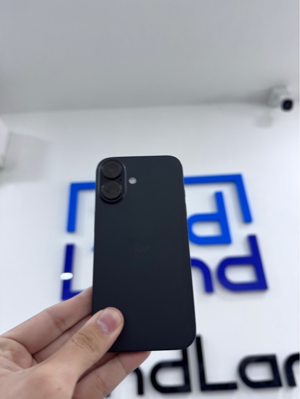 Điện thoại iPhone 16 - VN/A - 128Gb - iOS 26.6.1 - Màu đen - Pin thay báo dòng 91% chu kỳ 226 - Ngoại hình 97% - Màn trầy, viền trầy cấn, góc mòn, màn hở sáng viền nhẹ, viền cam xước - Body