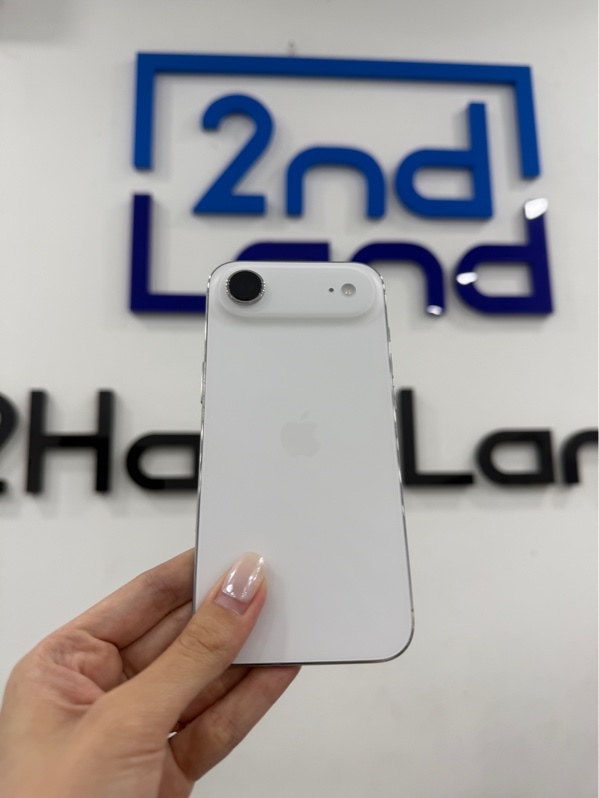 Điện thoại iPhone 17 Air - ZP/A - IOS 26.3.1 - 256 GB - Màu trắng - Pin 100% chu kì sạc 40 lần - Ngoại hình 98% - Màn trầy nhiều - FullBox - còn BH CS 19/03/2027