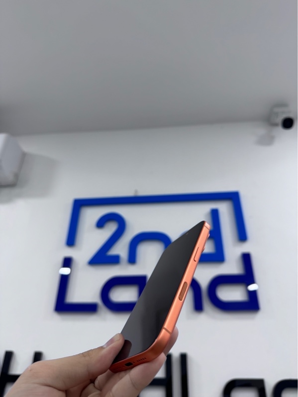 Điện thoại iPhone 17 pro cam vũ trụ - ZP/A - 256Gb - ios 26.6.1 - Màu cam - Pin 95%, chu kì sạc 219 - Ngoại hình 98% - Kèm box