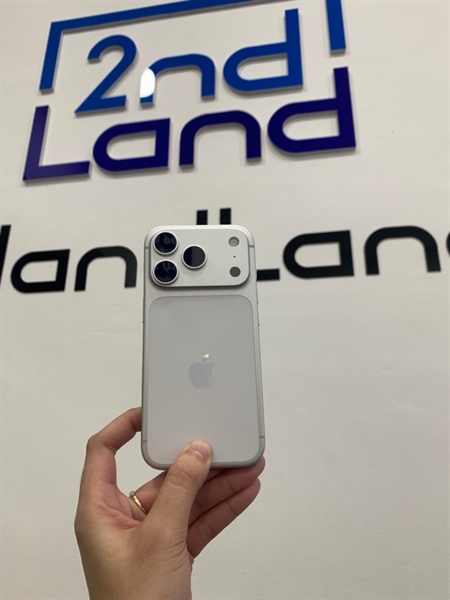 Điện thoại iPhone 17 Pro - ZP/A - 256GB - Màu bạc - Pin 100% chu kì sạc 90 lần - Ngoại hình: 97% - Fullbox