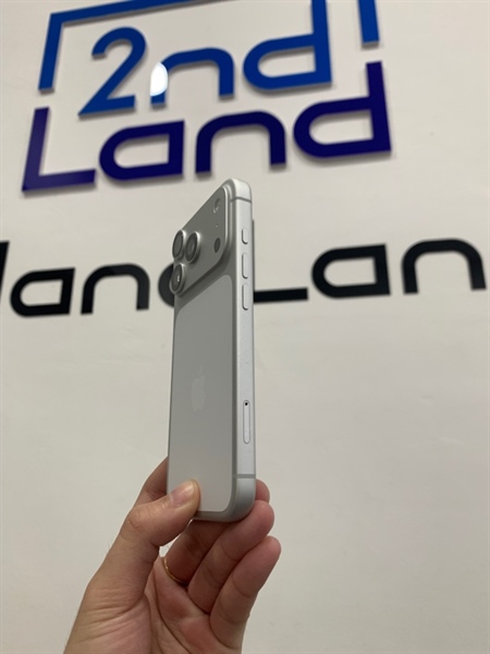 Điện thoại iPhone 17 Pro - ZP/A - 256GB - Màu bạc - Pin 100% chu kì sạc 90 lần - Ngoại hình: 97% - Fullbox 1