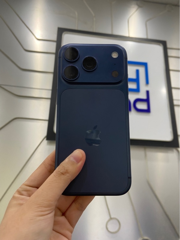Điện thoại iPhone 17 Pro - ZP/A - 256GB - Pin 100% - Chu Kỳ 33 - Màu xanh - Ngoại hình: 98% - Fullbox - Bảo Hành Hãng Đến 27/09/2027