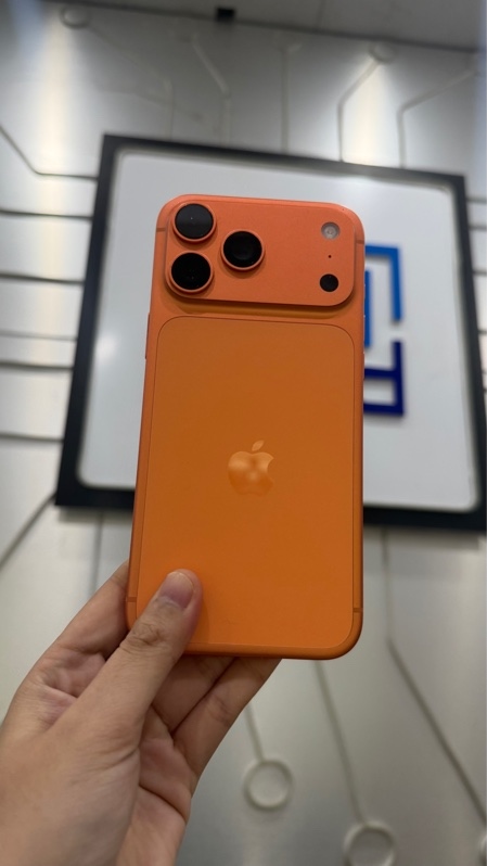 Điện thoại iPhone 17 Promax - LL/A - 256GB - Pin 100% - Chu Kỳ 101 lần - Màu cam - Ngoại hình: 98% - Fullbox - Còn Bảo Hành Hãng đến 21/07/2027