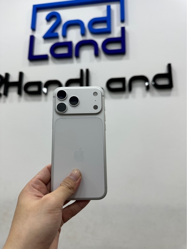 Điện thoại iPhone 17 Promax - ZP/A - 256GB - IOS 26.5 - Pin 99% (107 lần sạc) - Màu bạc - Ngoại hình 99% - Fullbox