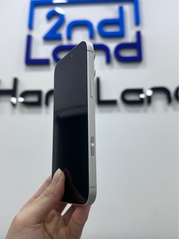Điện thoại iPhone 17 Promax - ZP/A - 256GB - IOS 26.6.1 - Pin 100 ( 32 lần sạc ) - Màu bạc - Ngoại hình 99% - Kèm box
