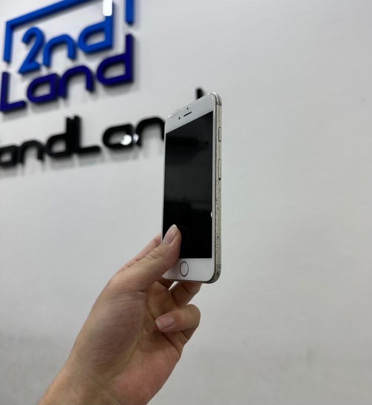 Điện thoại iPhone 6s - J/A - 64GB - IOS 14.4.2 - Pin 100% đã thay - Màu bạc - Ngoại hình xấu - Camera trước thay , màn ám phản quang, mất rung , hở màn sạc chập chờn , trầy , nứt vỏ , bể kính màn - Body ( SẢN PHẨM KHÔNG BẢO HÀNH )