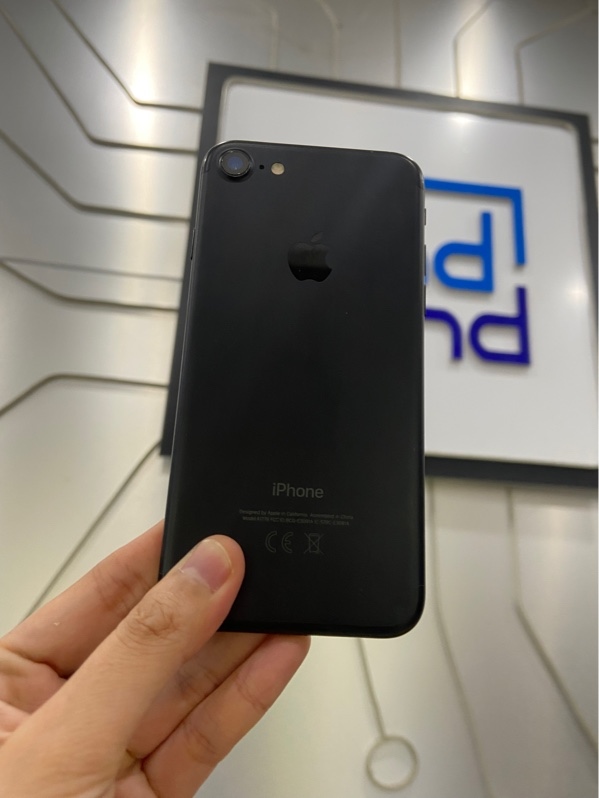 Điện thoại iPhone 7 - B/A - 32GB - Pin 83% đã thay - Màu đen - Ngoại hình: 97% - Màn ám viền vàng, xước sườn, màn, lưng, viền camera, cấn lưng - Body