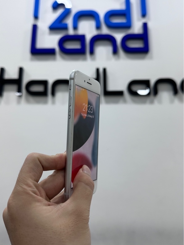 Điện thoại iPhone 7 - CH/A - 32GB - IOS 15.8.8 - Pin 82 linh kiện - Màu bạc - Ngoại hình 97% - Màn trầy ám, Hư vân tay , Cam trước sau đã thay, trầy cấn nhiều, nứt sườn , lỗi tấm nền - Body ( SẢN PHẨM KHÔNG BẢO HÀNH )