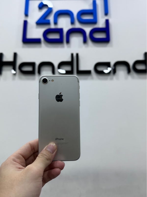 Điện thoại iPhone 7 ( Hạn chế 1 số app ios trên 15.8 ) - J/A - 32GB - iOS 15.8.7 - Pin 100% thay new - Màu bạc - Ngoại hình 97% - Màn ám - Body