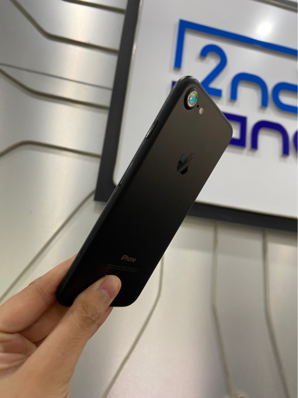 Điện thoại iPhone 7 - KH/A - 128GB - Pin 100% thay new - Màu đen - Ngoại hình: 97% - Body