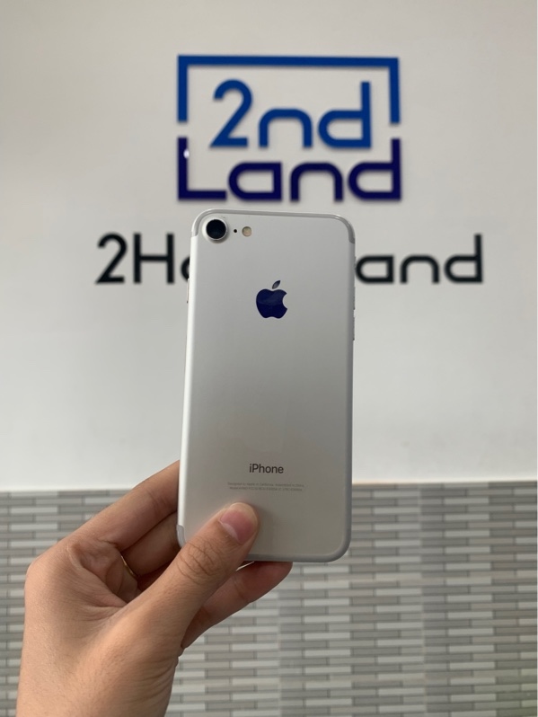 Điện thoại iPhone 7 - LL/A - 32GB - Màu bạc - Pin 100% đã thay - Ngoại hình: 97% - Màn trầy + ám hồng - Body