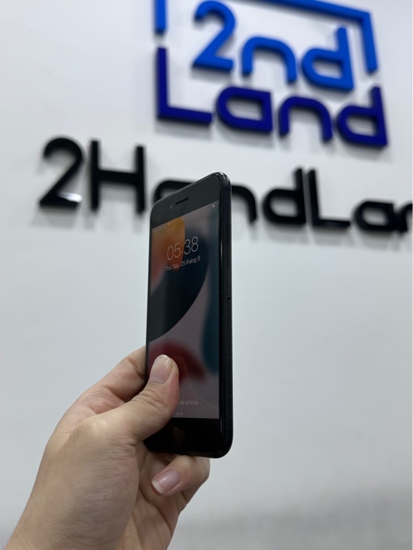 Điện thoại iPhone 7 - LLA - 32GB - IOS 15.8.4 - Pin 96% - Màu đen - Ngoại hình 97% - Màn xước - Body