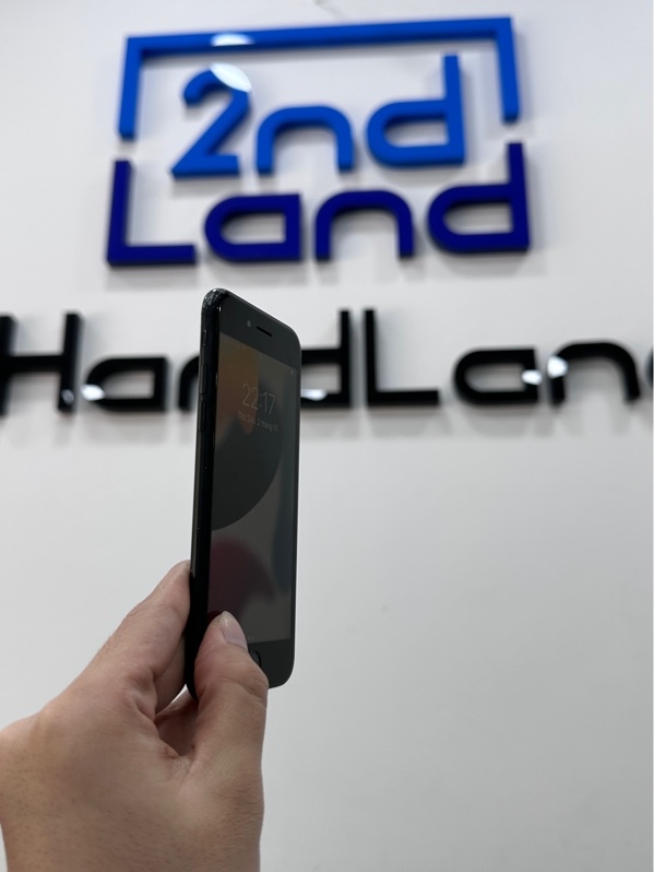Điện thoại iPhone 7 - LLA - 32GB - IOS 15.8.6 - Pin 100% thay new - Màu đen - Ngoại hình 97% - Màn ám vàng - Body