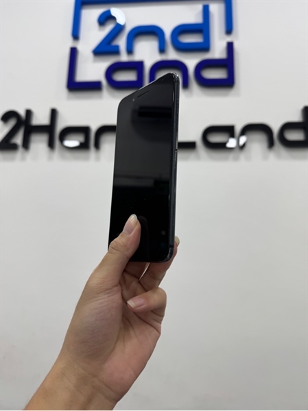 Điện thoại iPhone 7 Plus - LL/A - 32GB - IOS 15.8.3 - Pin 100% - Màu đen - Ngoại hình 95% - Màn ám phản quang, camera bụi - Body 1