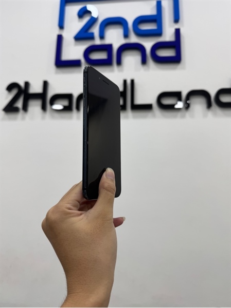 Điện thoại iPhone 7 Plus - LL/A - 32GB - IOS 15.8.3 - Pin 100% - Màu đen - Ngoại hình 95% - Màn ám phản quang, camera bụi - Body 2