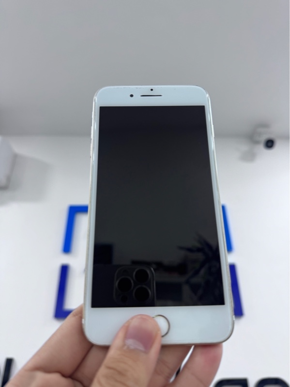 Điện thoại iPhone 7 plus - VN/A - 32Gb - ios 15.8.8 - Màu vàng - Pin thay 100% - Ngoại hình 97% - Trầy xước, màn đánh kính, cam đốm, màn hồng - Body