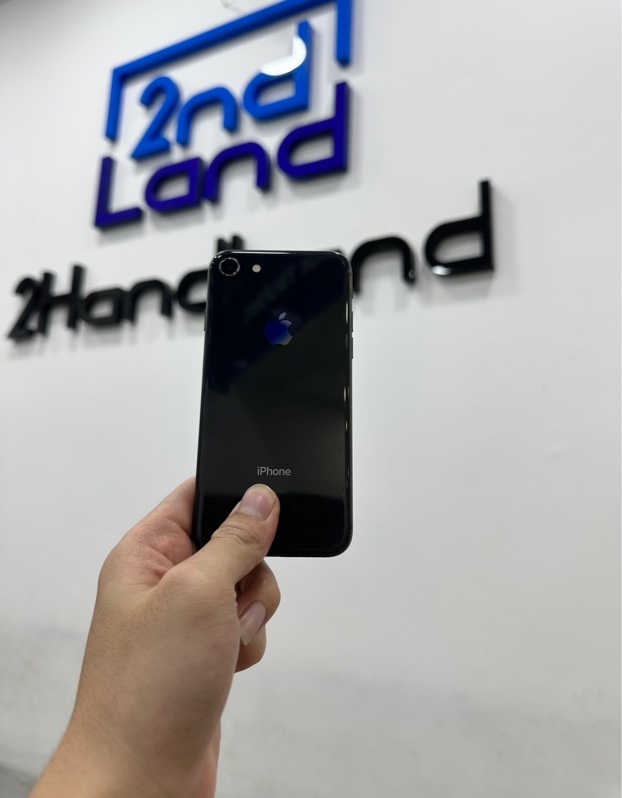Điện thoại iPhone 8 - CH/A - 64GB - IOS 16.7.12 - Pin 100% thay new - Màu đen - Ngoại hình 97% - Màn trầy, ám vàng cam trước đục, nứt nhẹ gần loa dưới - Body