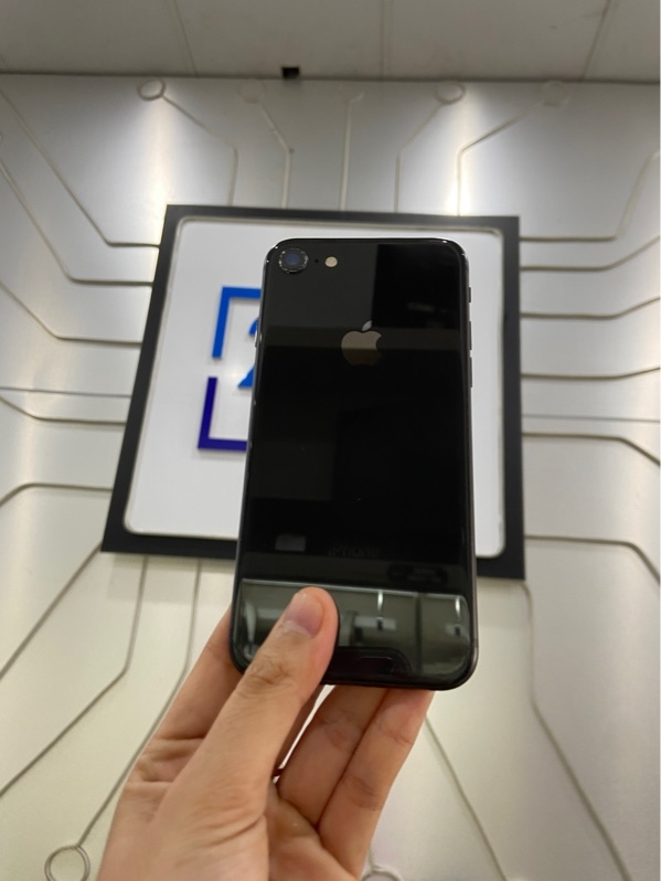 Điện thoại iPhone 8 - J/A - 64GB - Pin 83% - Màu đen - Ngoại hình: 97% - Màn ép kính, màn ám vàng - Body