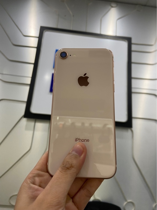 Điện thoại iPhone 8 - LL/A - 128GB - Pin 98% đã thay - Màu gold - Ngoại hình: 97% - Màn ép kính, ám vàng viền, xước - Body