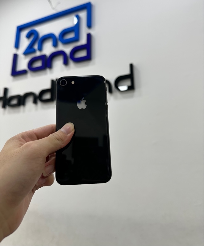 Điện thoại iPhone 8 - LL/A - 64GB - IOS 14.6 - Pin 92% - Màu đen - Ngoại hình 97% - Màn ám - Body