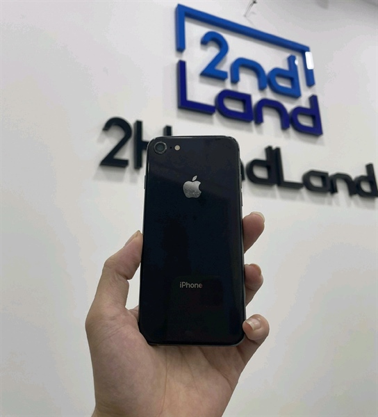 Điện thoại iPhone 8 - LL/A - 64GB - IOS16.0 - Pin 100% đã thay - Màu đen - Ngoại hình 96% - Màn ám phản quang nhẹ , máy trầy nhiều - Body