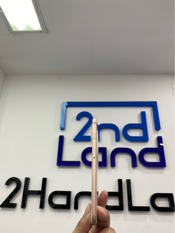 Điện thoại iPhone 8 Plus - CH/A - 64GB - Pin: 100% linh kiện - Màu vàng hồng - Ngoại hình: 97% - Màn ám hồng , cấn trầy viền, trầy màn nhẹ - Body