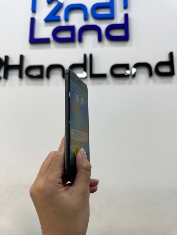 Điện thoại iPhone 8 Plus - LL/A - 64GB - IOS 16.7.11 - Pin 100% thay new - Màu đen - Ngoại hình 97% - Màn ám - Body