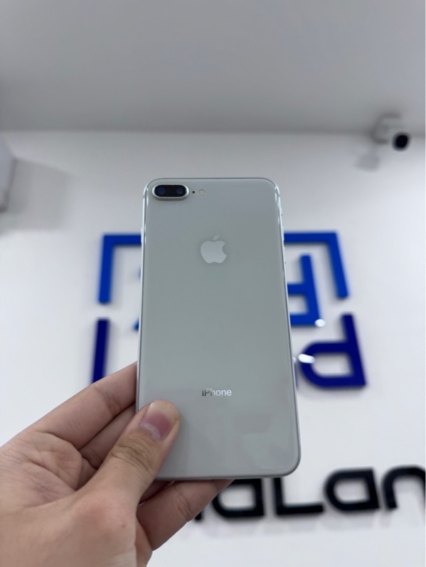 Điện thoại iPhone 8 plus - LL/A - 64gb - ios 16.7.14 - Màu trắng - Pin bảo trì 70% - Ngoại hình 97% - Cụm cam trầy, vỏ trầy xước, cấn nhẹ, màn trầy, mất loa trên màn ám hồng, cam đốm - Kèm sạc linh kiện -