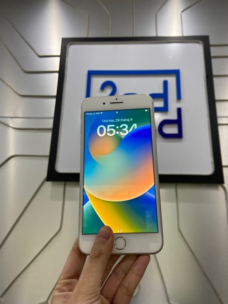 Điện thoại iPhone 8 Plus - LL/A - 64GB - Pin 100% đã thay - Màu trắng - Ngoại hình: 97% - Mất truetone, màn ám hồng nhẹ, viền ám xanh , bụi trọng màn, màn trầy, cấn góc nhẹ - Body 3