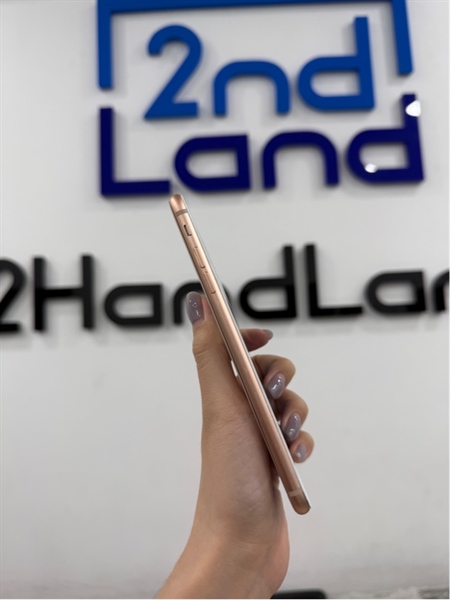 Điện thoại iPhone 8 plus - LL/A - IOS 16.7.11 - 64GB - Màu vàng - Pin thay 100% - Ngoại hình 97% - Màn thay linh kiện , vỏ thay , cam sau đốm - Kèm sạc 2