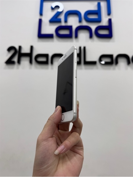 Điện thoại iPhone 8 - ZP/A - 64GB - IOS 16.7.2 - Pin 100% đã thay new - Màu bạc - Ngoại hình 97% - Màn ám - Body 1