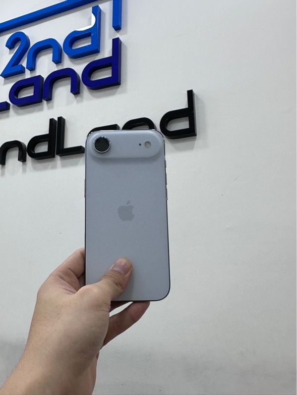 Điện thoại iPhone Air - ZP/A - 256GB - IOS 26.7 - Pin 96% - Màu xanh - Ngoại hình 98% - Fullbox