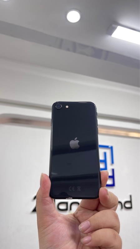 Điện thoại iPhone SE 2020 - ZD/A - 64GB - IOS 18.4.1 - Pin 86% - Màu đen - Ngoại hình 97% - Body