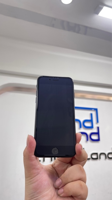 Điện thoại iPhone SE 2020 - ZD/A - 64GB - IOS 18.4.1 - Pin 86% - Màu đen - Ngoại hình 97% - Body