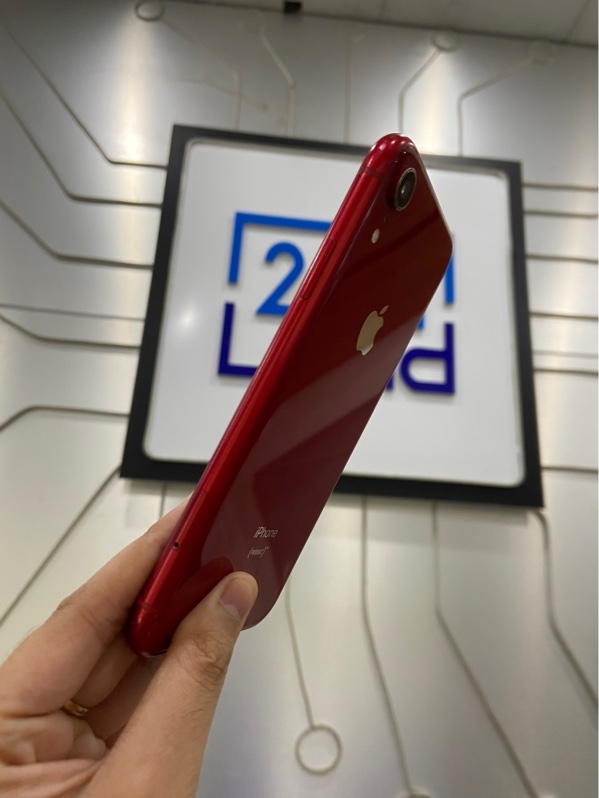 Điện thoại iPhone XR - Ios 18.3.1 - Mã KH/A - 64GB - Pin 100% thay new - Màu đỏ - Ngoại hình: 97% - Trầy xướt khá nhiều, màn ám xanh viền nặng, nhiều vệt phản quang dài - Body