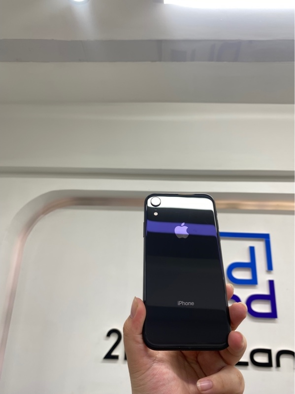 Điện thoại iPhone XR - LL/A - IOS 17.6 - 64gb - Màu đen - Pin thay 100% - Ngoại hình 97% - Màn phản quang, ám vàng - Body