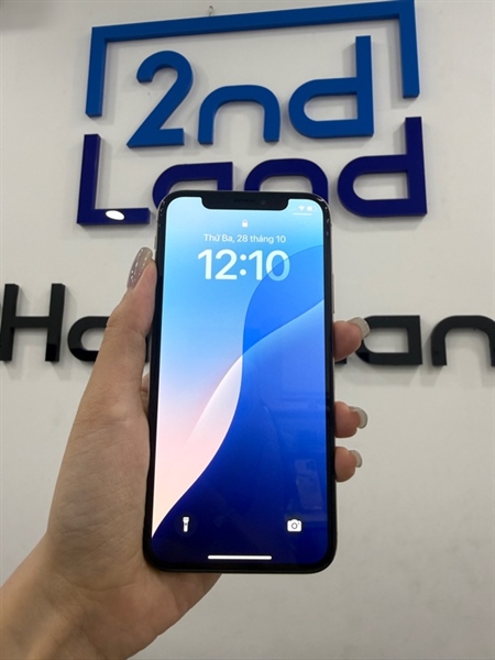 Điện thoại iPhone XS - LL/A - IOS 18.6.2 - 64GB - Màu vàng - Pin thay 100% có báo dòng - Ngoại hình 97% - Màn xước lông mèo , cam đốm , viền trầy - Body 2