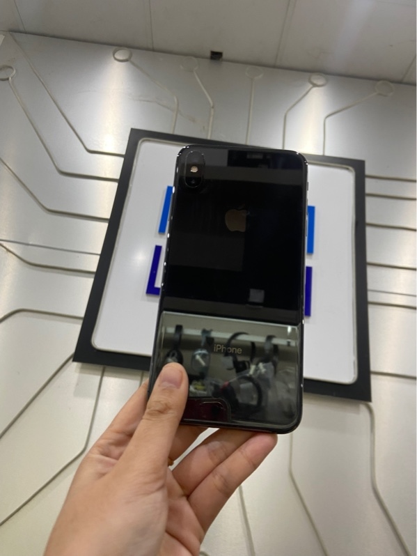 Điện thoại iPhone XS Max - LL/A - 64GB - Pin 82% - Màu đen - Ngoại hình: 97% - Màn ép kính, màn ám viền vàng - Body