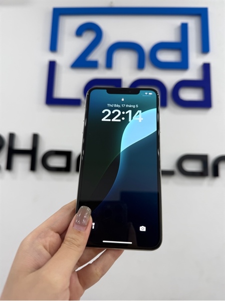 Điện thoại iPhone XS max - LL/A - IOS 18.4.1 - 64GB - Màu trắng - Pin 92% - Ngoại hình 97% - Trầy viền nhẹ , màn ám hồng nhẹ , màn ép kính - Kèm sạc 2