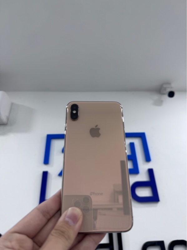 Điện thoại iPhone XS max - Máy mã N - LL/A - 64Gb - ios 18.0 - Màu vàng - Pin thay 100% - Ngoại hình 97% - Lưng thay, màn linh kiện không true tone, màn có 1 chấm mực, thay cam sau - Kèm sạc linh kiện