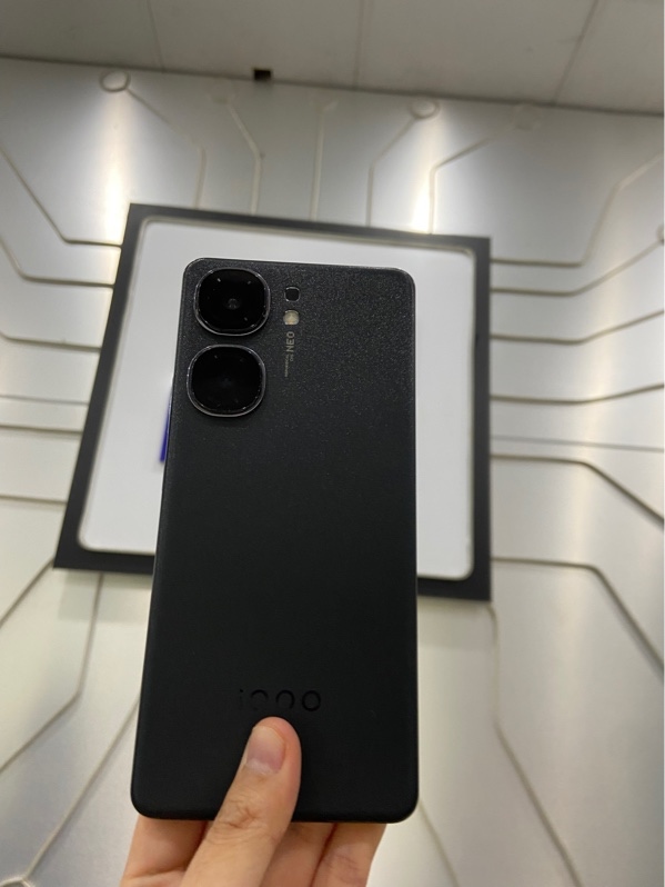 Điện thoại iQOO Neo9S Pro - Snapdragon 8 Gen 3 - Ram 12/256GB - Bản nội địa - Màu đen - Ngoại hình: 98% - Body