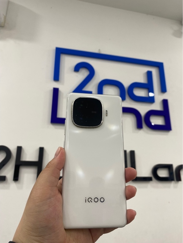 Điện thoại IQOO Z9 tubro - nội địa Trung - Demensity 9300+ - 12/256GB - Màu trắng - Ngoại hình 97% - Viền cam trầy - Body