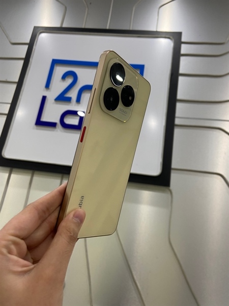 Điện thoại Nubia V60 Design - Unisoc T606 - Ram 6/256GB - Màu Champagne Gold - Ngoại hình: 98% - Fullbox 1