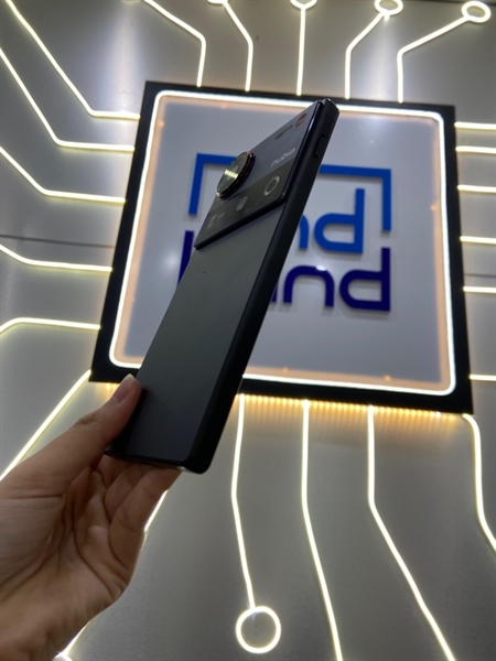 Điện thoại Nubia Z70 Ultra - Snapdragon 8 elite - Ram 12/256GB - Bản nội địa - Chu kì sạc 325 - Màu đen - Ngoại hình: 98% - Trầy viền cam sau - FullBox 3