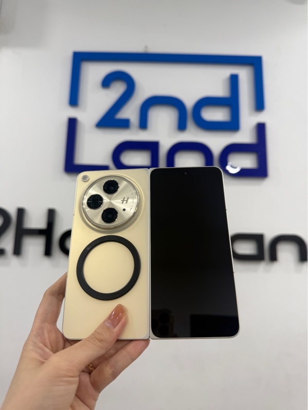 Điện thoại Oppo Find N3 CPH2499 - Snapdragon 8 gen 2 - 16/512GB - Màu vàng - Ngoại hình 97% - Màn trước trầy nhiều , vàng viền nhẹ , sườn cong nghẹ, cấn góc , lưng hở - FullBox