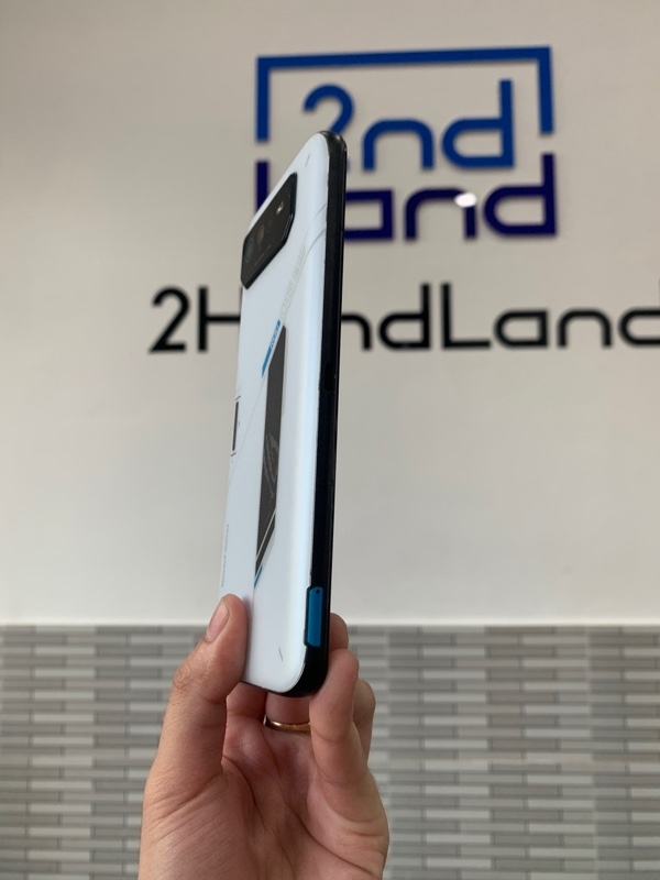 Điện thoại ROG Phone 6 - Snap 8+gen1 - 12GB/256GB - Màu đen - Ngoại hình: 97% - Cam Lỗi nhẹ - Body