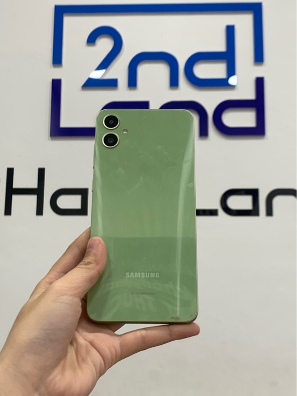Điện thoại Samsung Galaxy A05 - Helio g85 - Ram 4/64Gb - Màu xanh - Ngoại hình: 97% - Trầy body, màn trầy, ám xanh, hở sáng nhẹ ở dưới - Body