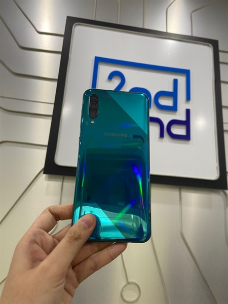 Điện thoại Samsung Galaxy A05S - SM-A50FN/DS - Ram 4/64GB - Màu xanh - Ngoại hình: 97% - Sườn cấn, tróc sơn, nút tăng giảm âm lượng cứng, màn ám xanh trong - Body